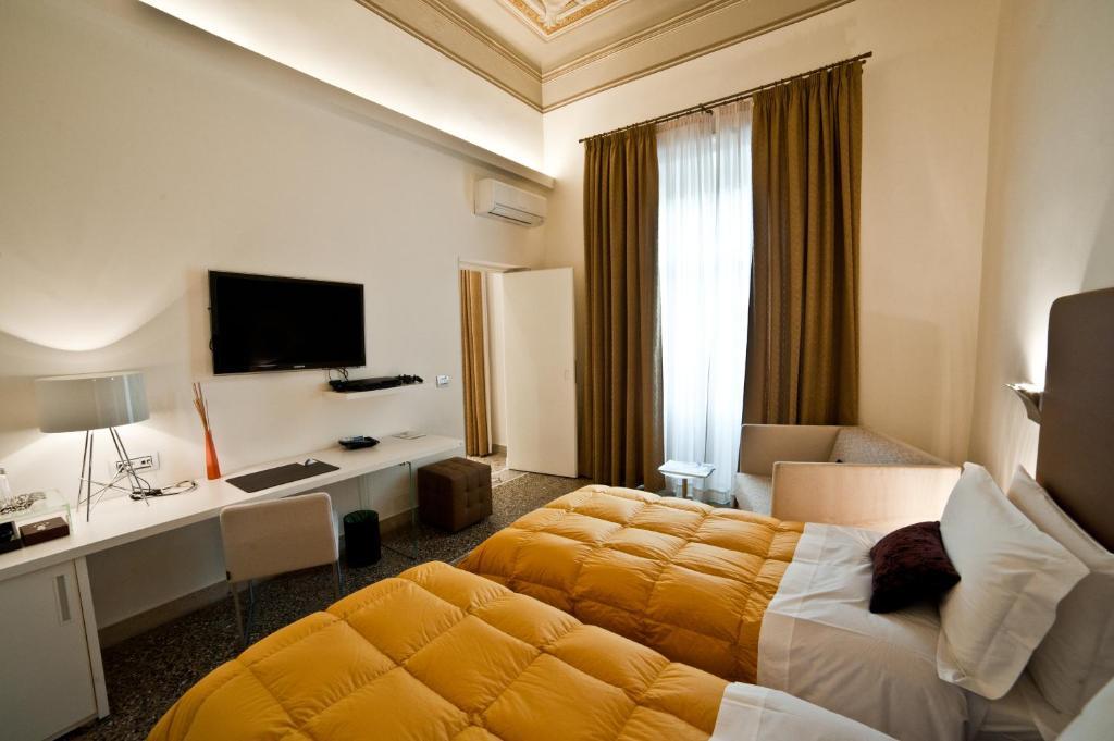 Town House Cavour 2*