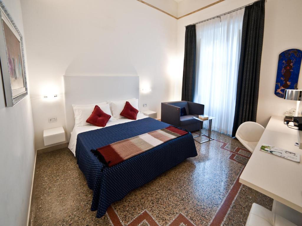 Town House Cavour Bed & Breakfast 2*