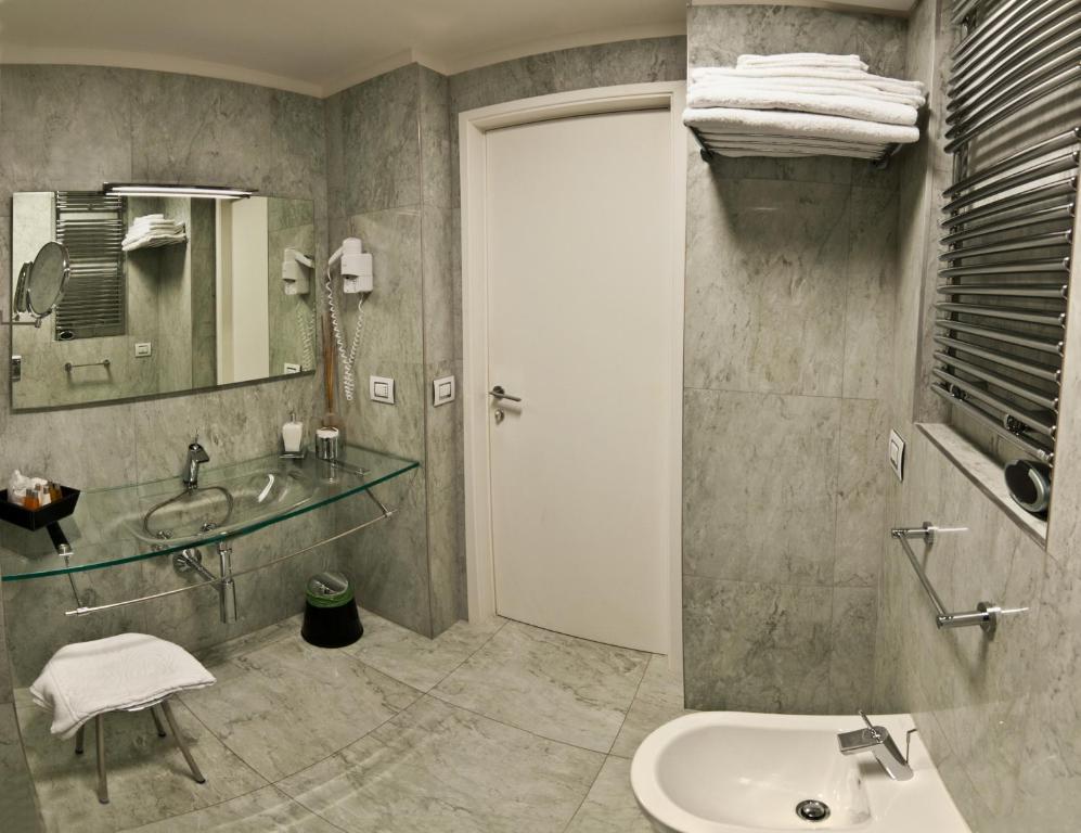 Town House Cavour 2*
