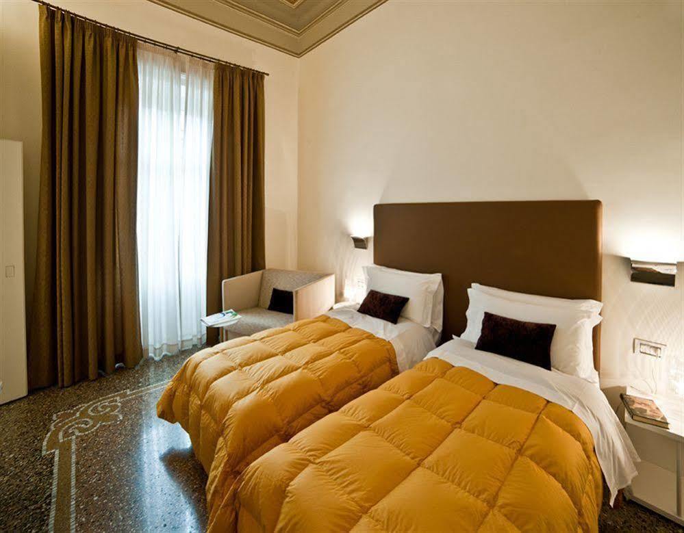 Town House Cavour 2*
